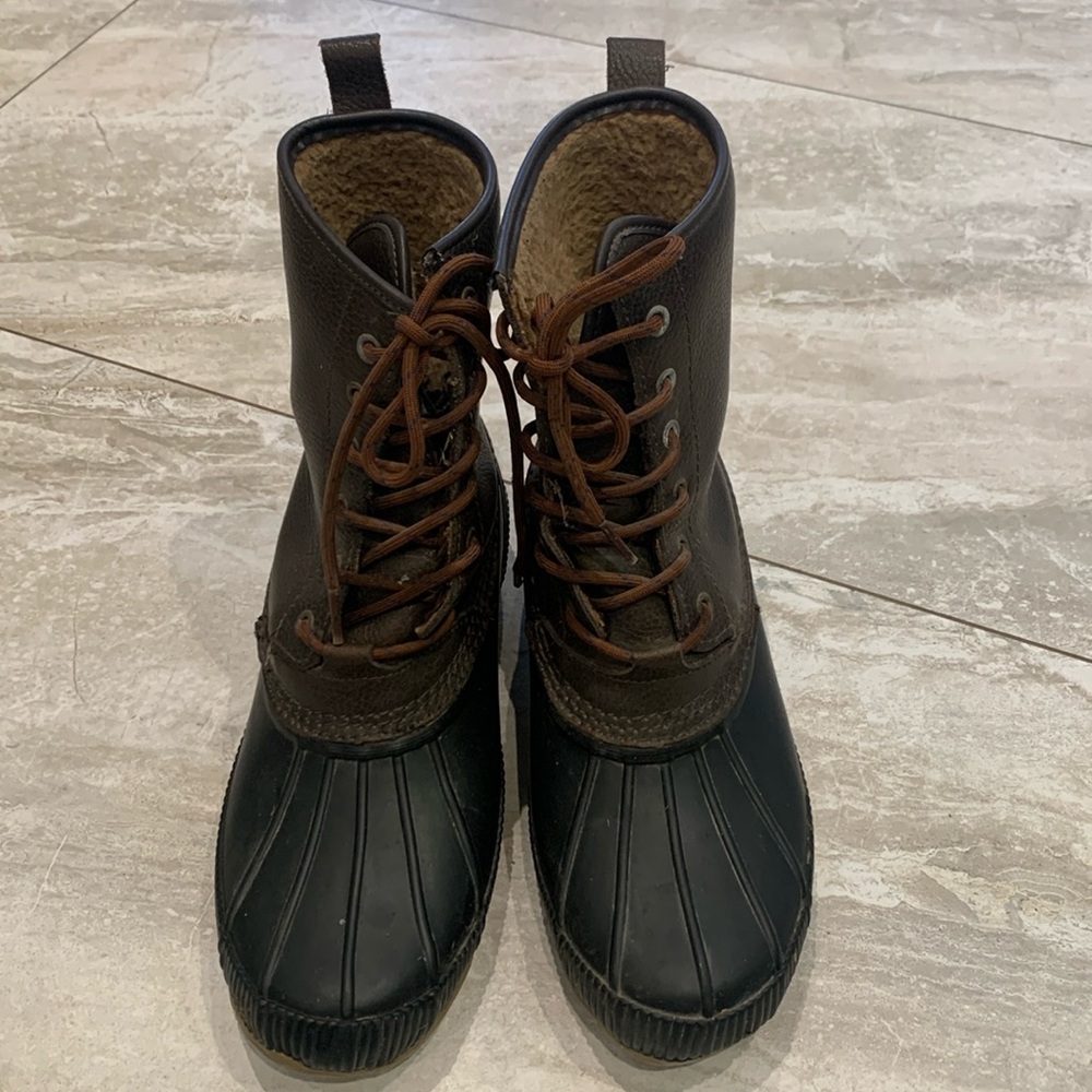 Men’s Hilfiger winter boots size 8.5
